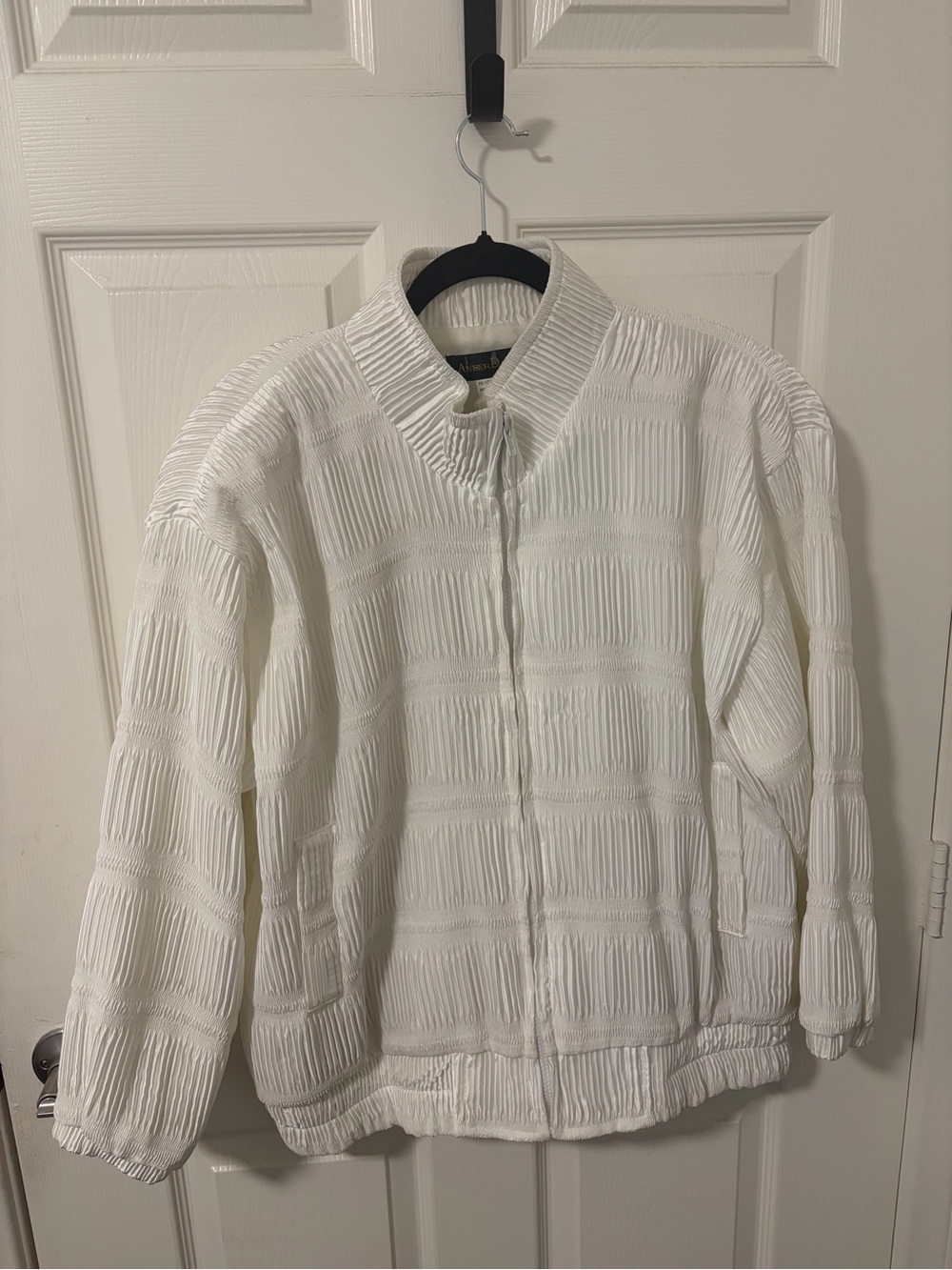 Amber Dawn Vintage Textured White Zip-Front Jacket